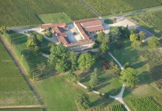 Vue aérienne du Château Magence